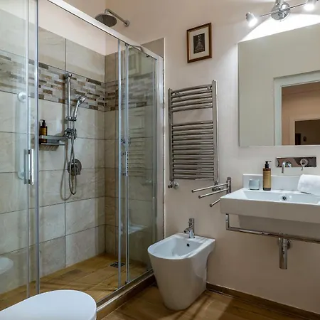 Treasurerome Opera & Trevi 2br *
