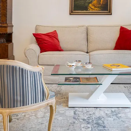 Treasurerome Opera & Trevi 2br *
