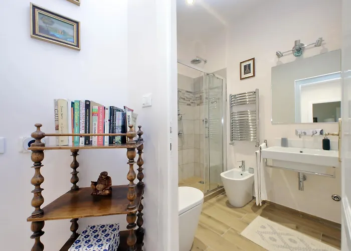 Treasurerome Opera & Trevi 2br *